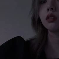女生高冷妩媚禁欲头像_冷酷的女生头像