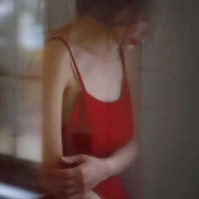 抖音红色系女生头像手绘|抖音最火的情侣头像红色系