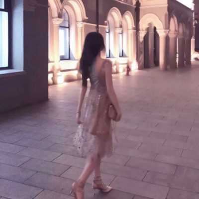 可盐可甜的女生头像动漫（可盐可甜的女生头像真人）