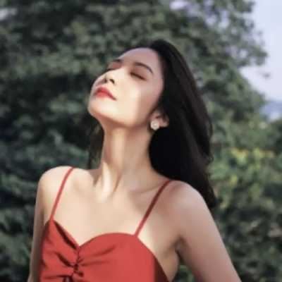抖音红色系女生头像手绘|抖音最火的情侣头像红色系