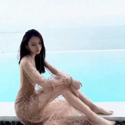可盐可甜的女生头像动漫（可盐可甜的女生头像真人）