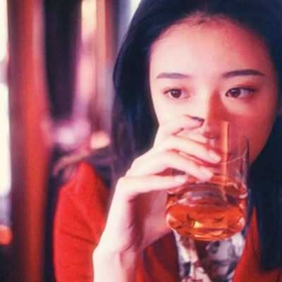 抖音红色系女生头像手绘|抖音最火的情侣头像红色系