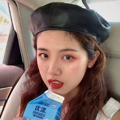 带帽子的女生头像背影+霸气（戴帽子女生图片）