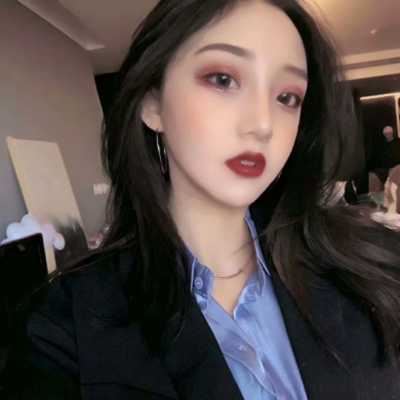 可盐可甜的女生头像动漫（可盐可甜的女生头像真人）