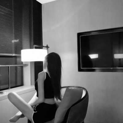 可盐可甜的女生头像动漫（可盐可甜的女生头像真人）