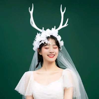 两个鹿角圣诞头像女可爱（圣诞情侣头像真人鹿角）