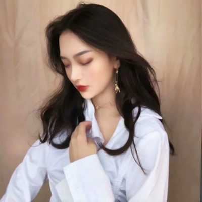 可盐可甜的女生头像动漫（可盐可甜的女生头像真人）