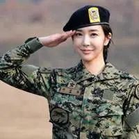 中国女兵头像图片-八一女兵图片帅气头像