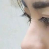 只露眼睛的女生头像_头像女生露脸可爱