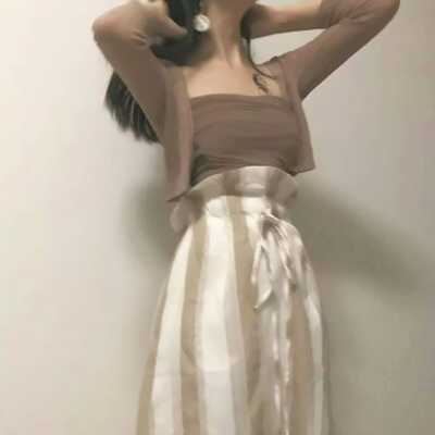 森系不露脸的头像女生_唯美复古森系女生头像不露脸