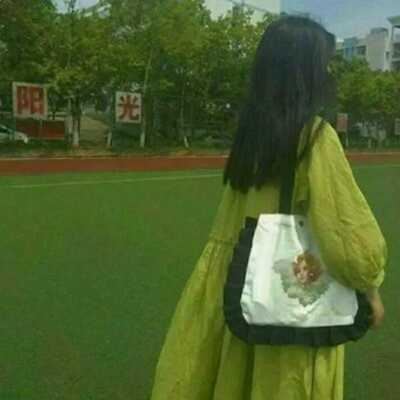 森系不露脸的头像女生_唯美复古森系女生头像不露脸