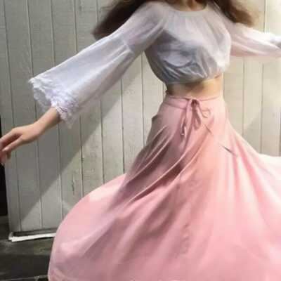 森系不露脸的头像女生_唯美复古森系女生头像不露脸