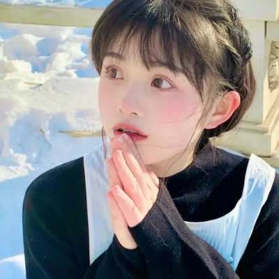 港风的女生头像-头像女生简单气质港风