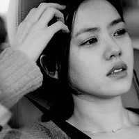 伤感头像黑白女生痛哭|头像女伤感想哭的感觉黑白