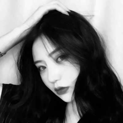 黑白头像女生冷酷霸气高雅（黑白个性头像女生气质高冷）
