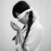 伤感头像女黑白图片 好看的头像图片女生背影伤感黑白
