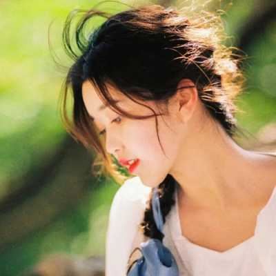 港风的女生头像-头像女生简单气质港风