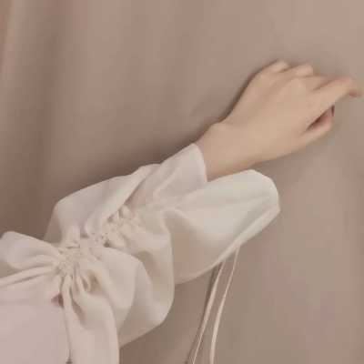 女头部位不露脸头像_女生头像上半身不露脸