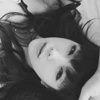 伤感头像女黑白图片 好看的头像图片女生背影伤感黑白