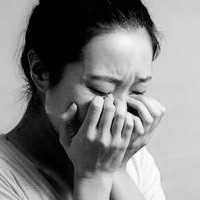 伤感头像黑白女生痛哭|头像女伤感想哭的感觉黑白