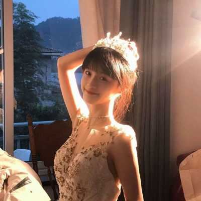魅力气质女人头像开车带眼镜的女人头像_魅力气质女人头像潘金莲