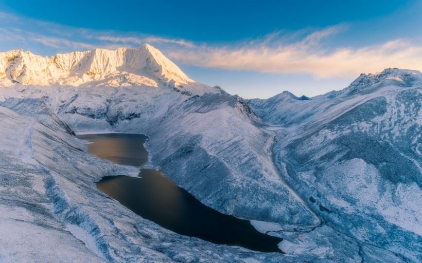 高原雪山风光桌面壁纸图片