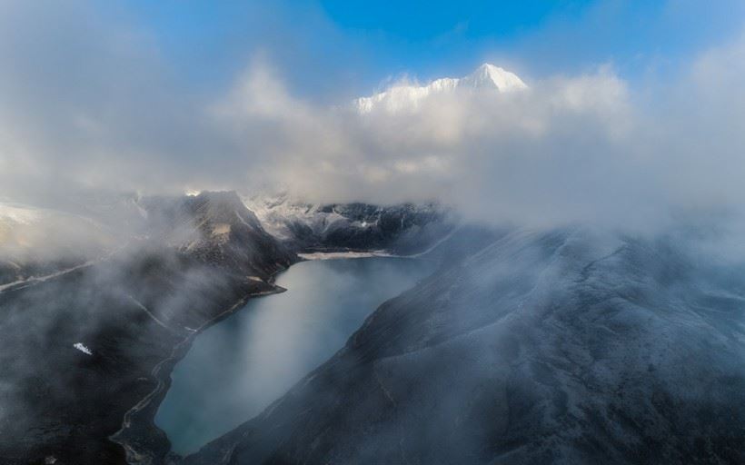 高原雪山风光桌面壁纸图片