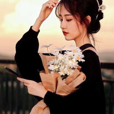 暖色调的治愈系头像女_暖色治愈唯美头像
