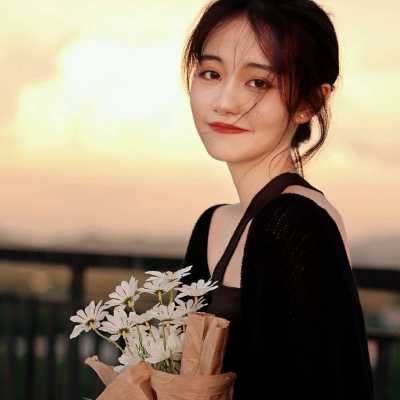暖色调的治愈系头像女_暖色治愈唯美头像