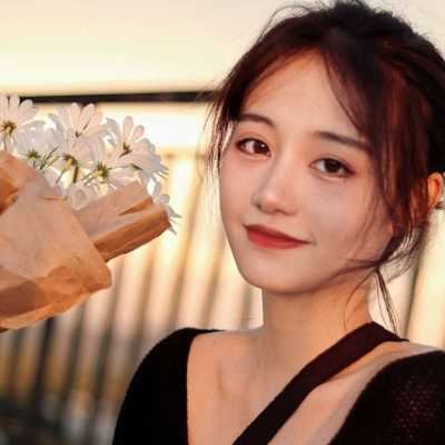 暖色调的治愈系头像女_暖色治愈唯美头像