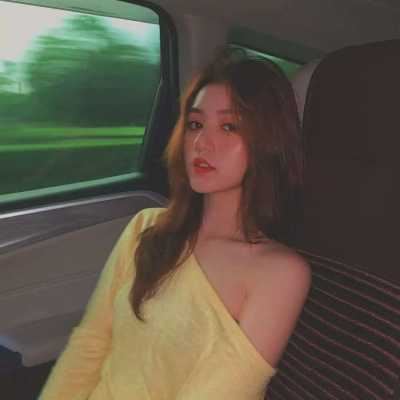 很有气质的女生头像复古风-唯美复古女生头像