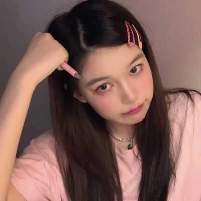 女头个性网原宿风ins（女生微信头像ins原宿仙气）