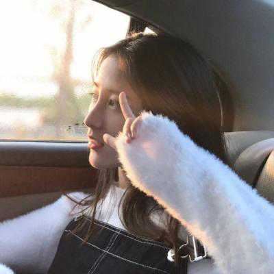 俏皮可爱的头像女生-可爱女生头像一个人