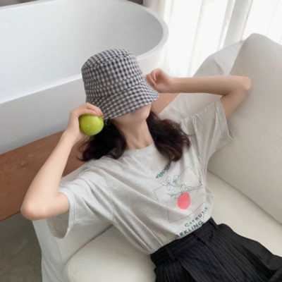 戴帽子的女生头像_戴帽子的女生头像卡通