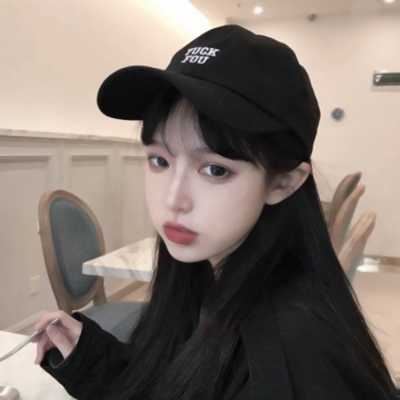 戴帽子的女生头像_戴帽子的女生头像卡通