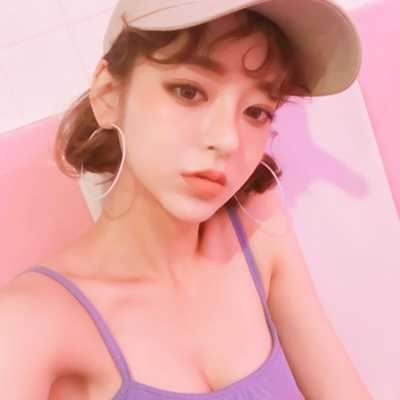 戴帽子的女生头像_戴帽子的女生头像卡通