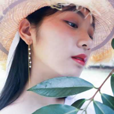 戴帽子的女生头像_戴帽子的女生头像卡通