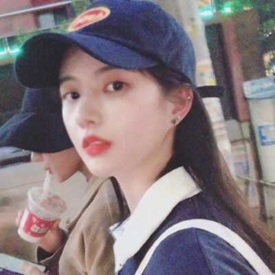 戴帽子的女生头像_戴帽子的女生头像卡通