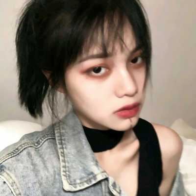 图片酷酷的女生头像（很酷的女生头像）