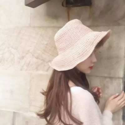 戴帽子的女生头像_戴帽子的女生头像卡通