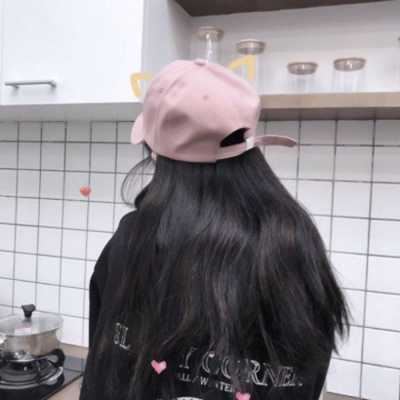 戴帽子的女生头像_戴帽子的女生头像卡通