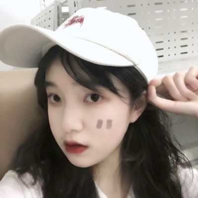 戴帽子的女生头像_戴帽子的女生头像卡通