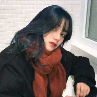 图片酷酷的女生头像（很酷的女生头像）