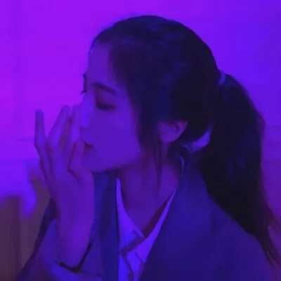 紫色系可爱美女心头像 紫色可爱女生头像