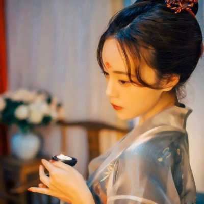 抑郁古风头像女_古风头像女唯美孤傲