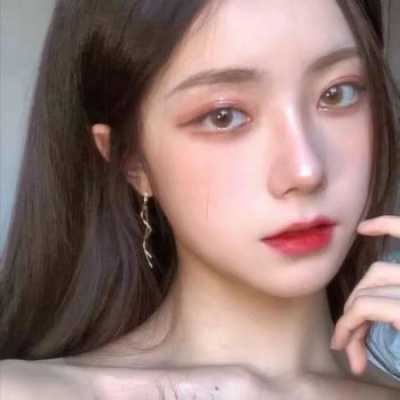 微信头像图片女唯美新款（微信头像图片最新款女）