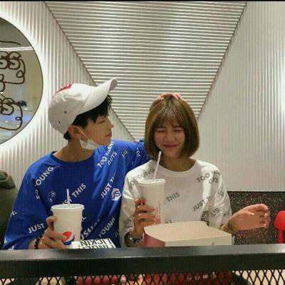 好看的情头男女真人（真人情侣头像女）