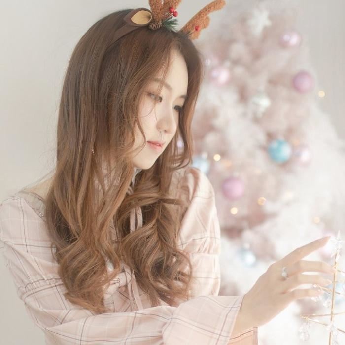 白色系美女头像图片|圣诞节美女头像