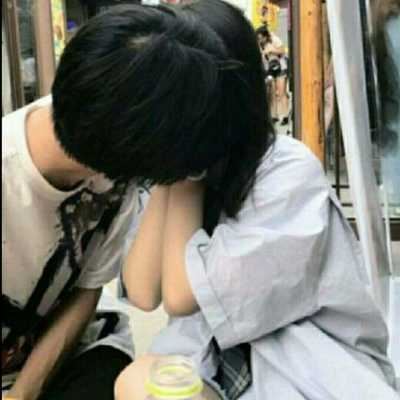 情侣头像真人一人一半可爱恩爱（超萌情侣头像可爱一对真人）