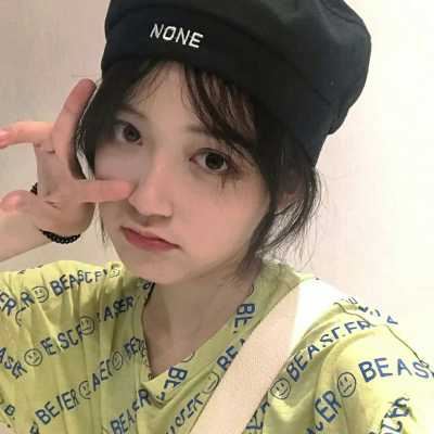 戴帽子的女生头像-戴帽子的女生头像卡通